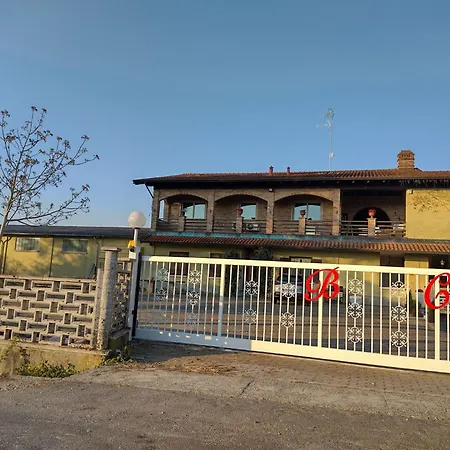 Appartement With Pool Monferrato Botto Living
